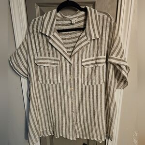 BRAND NEW ** Striped Green, White & Gold Button Front Shirt